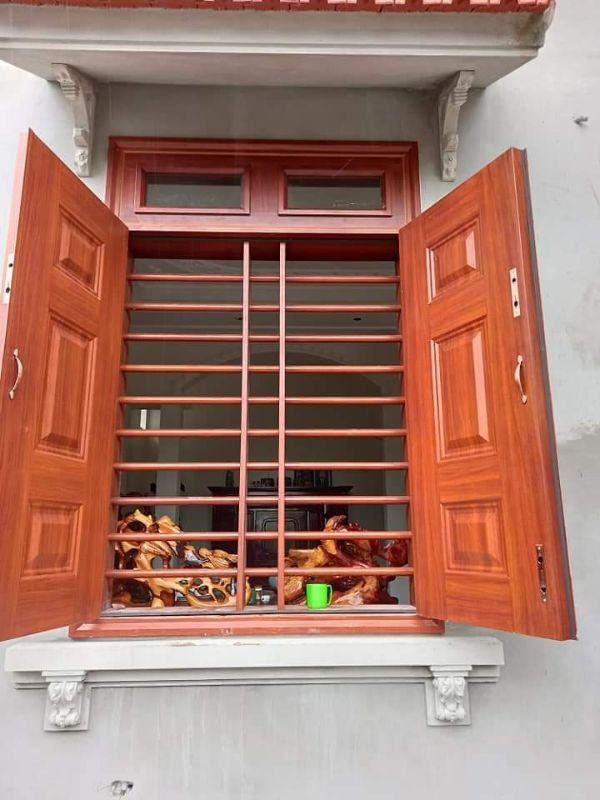 Giá cửa sổ thép vân gỗ mới nhất - Mẫu cửa sổ thép giả gỗ đẹp
